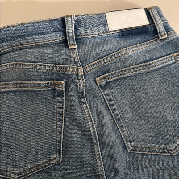 RE/DONE 70’s Stove Pipe in Medium Stone Wash - Picture 10 of 11